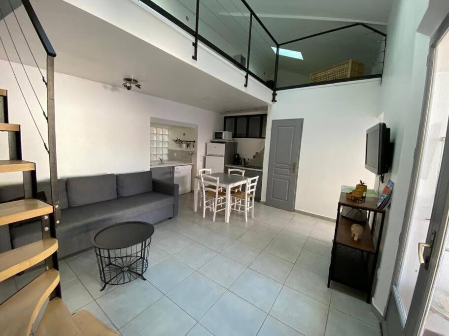 Gite Le Patio Villa Bourg-Saint-Andéol Esterno foto